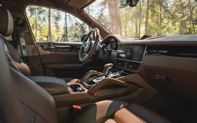 Porsche Cayenne cena 395000 przebieg: 43000, rok produkcji 2021 z Warszawa małe 301